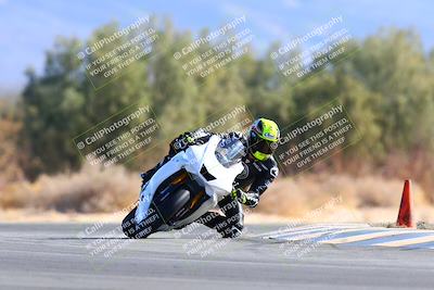 media/Jan-08-2022-SoCal Trackdays (Sat) [[1ec2777125]]/Turn 7 (1035am)/